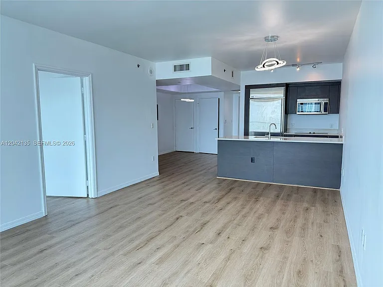 55 SE 6th St #3900 — Photo 3