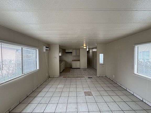 2nd image of 416 Monterey St