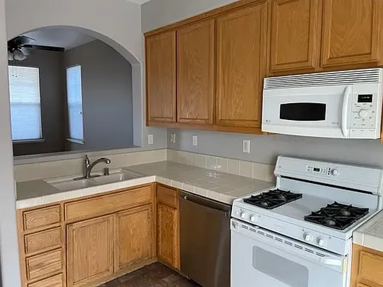 6125 Saint Andrews Way — Photo 2