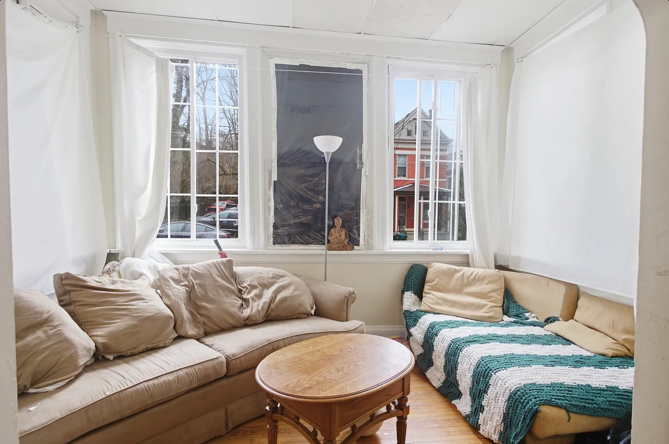 8 bed, 2133 sqft, $5,600 — Photo 4