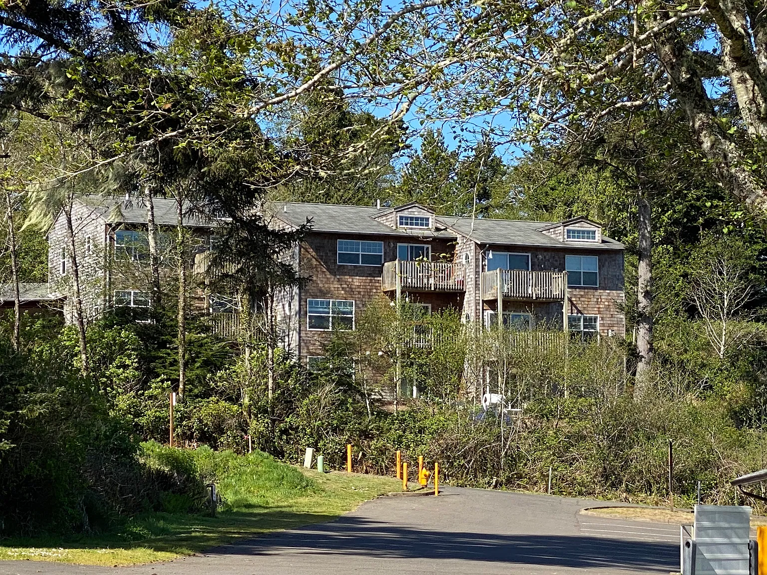 425 SE Shell Ave — Photo 1