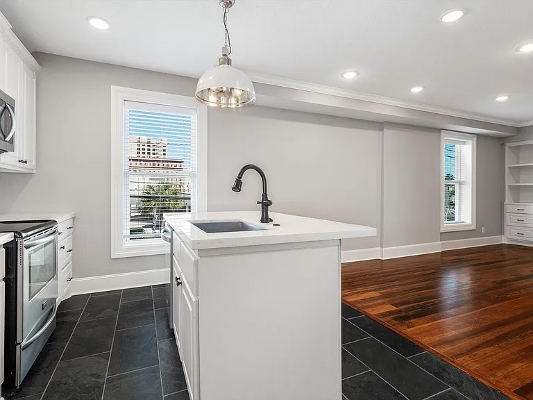 405 24th St #201 — Photo 11
