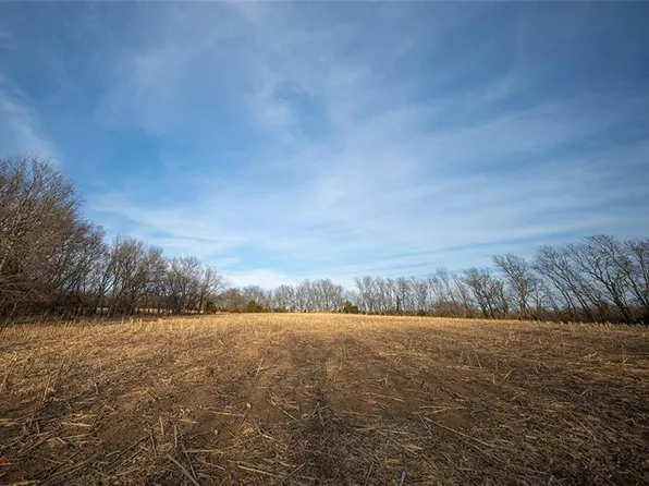 Road, Hume, MO 64752