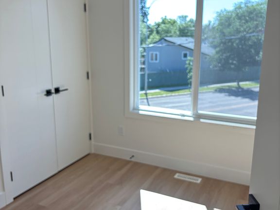 5th image of 9302 90th St NW