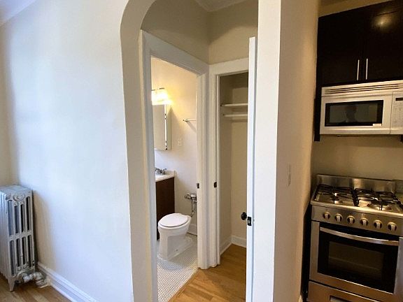 5th image of 4614 N Paulina St APT 101