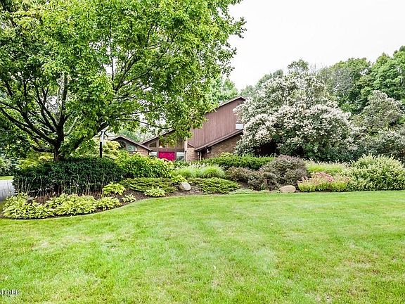2nd image of 675 N Greenbrook Cir