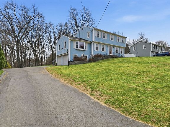 4th image of 100 Beacon Hill Rd