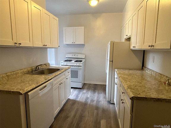 4th image of 12 Welwyn Rd APT 2P