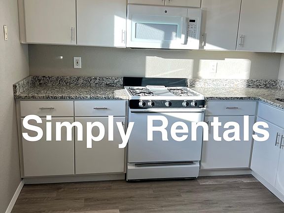 3rd image of 1024 Chelwood Park Blvd NE #D