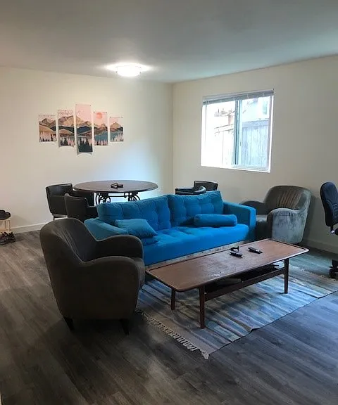 7432 4th Ave NE — Photo 1
