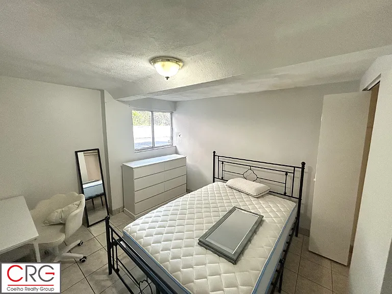 118-120 Cottage St #1B — Photo 5