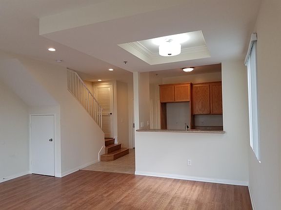 2nd image of 5716 Whitsett Ave APT 6