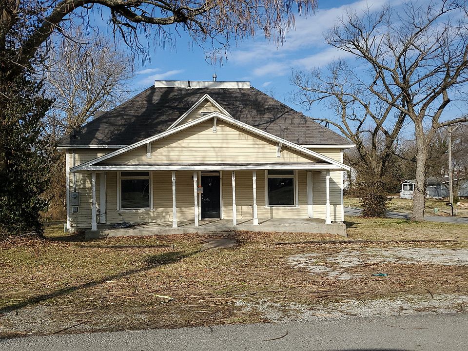 1st image of 209 2nd Ave NE