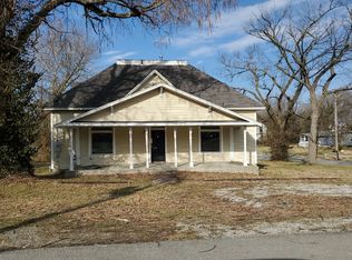 209 2nd Ave NE, Gravette, AR 72736