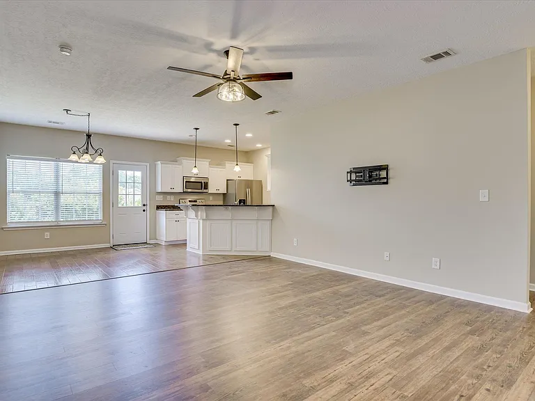 178 Kline St NW — Photo 2