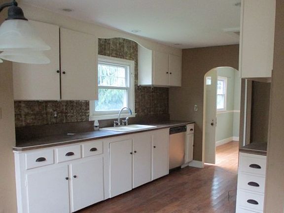 4th image of 178 Jefferson Ave