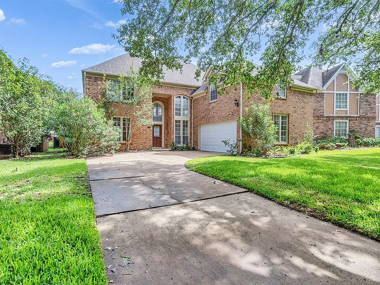 1127 Gloria Ct — Photo 10