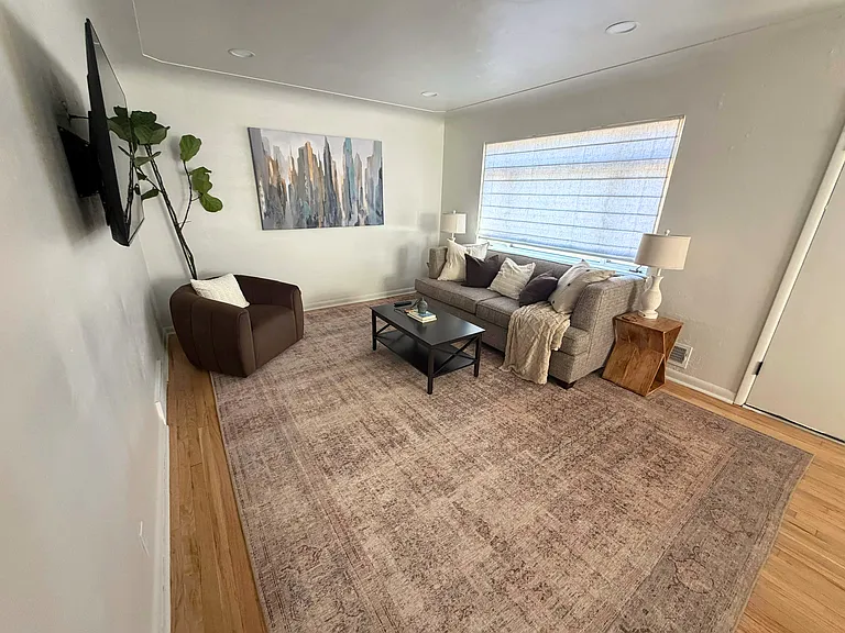 1585 S University Blvd — Photo 14