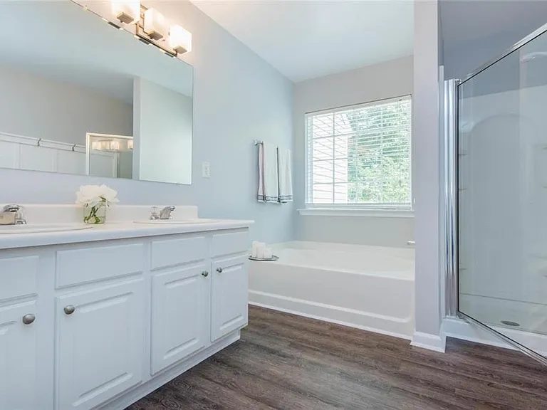 519 Windstone Trl — Photo 12
