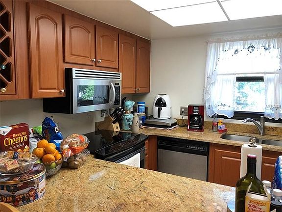 3rd image of 105 4th Ave NE Unit 204