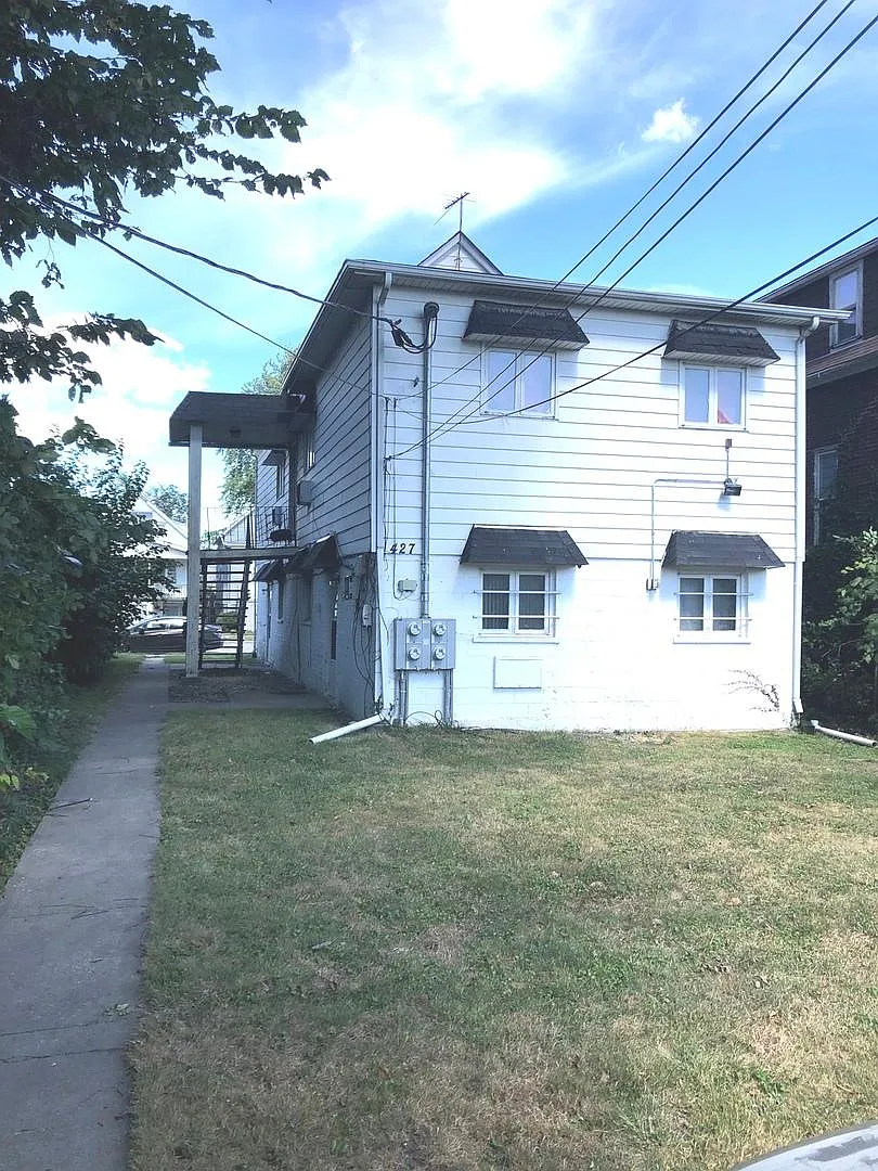 427 155th Pl — Photo 2