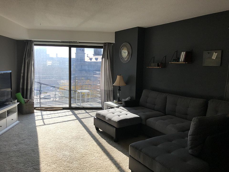 1st image of 26 10th St W Unit 501