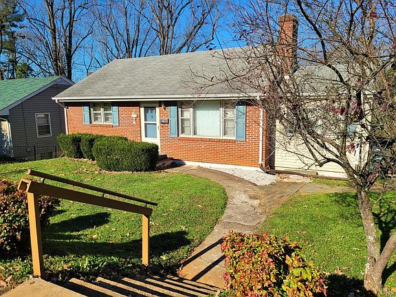 3rd image of 4547 Greenwood Dr