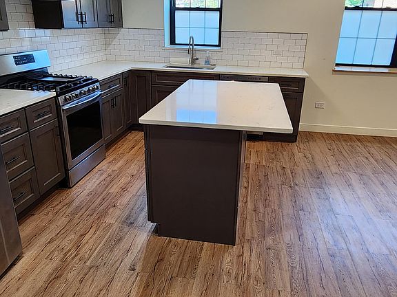5th image of 842 Madison St #202