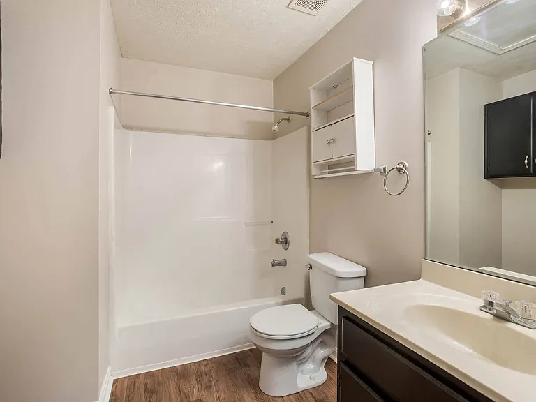 Park Place Apartments — Photo 7