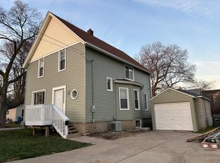 245 Spruce St, Aurora, IL 60506