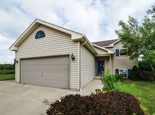 122 Amanda Ct, Mukwonago, WI 53149