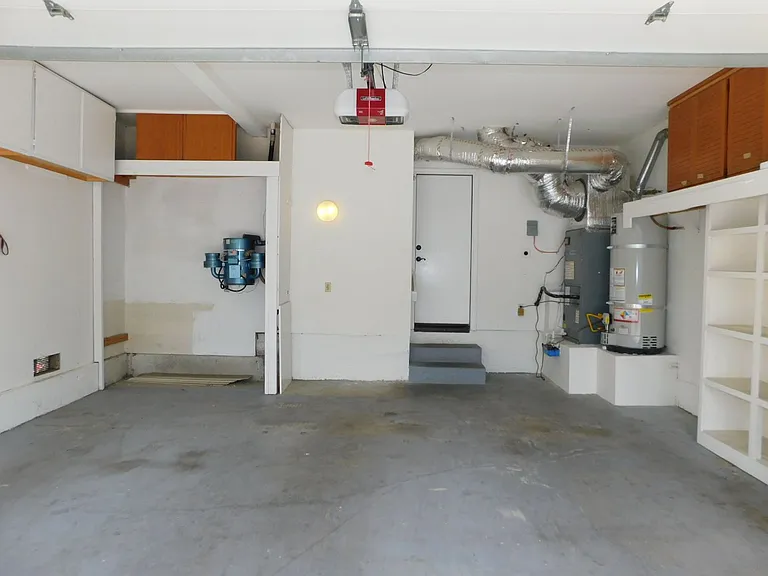 5 Lakefront — Photo 11