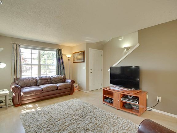 4th image of 15062 Glendoveer Ct