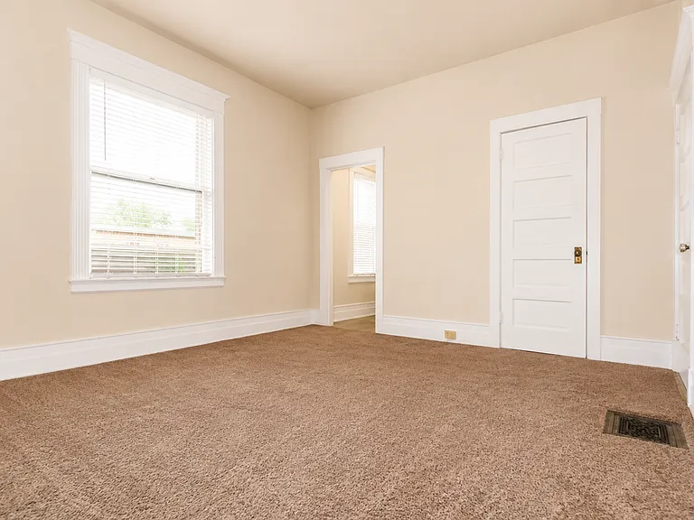 1432 Saint James Ct — Photo 6