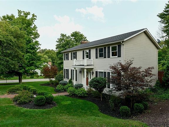 3rd image of 3142 Surrey Hill Ln