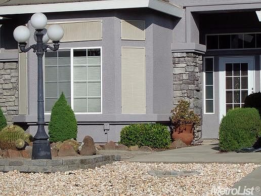 2nd image of 3075 Stonegate Dr