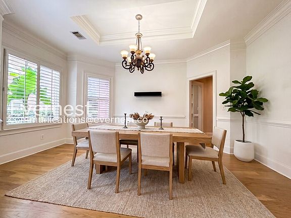 4th image of 4706 Woodlawn Ct NE