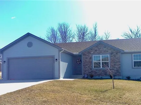 21609 Hale St, Spring Hill, KS 66083