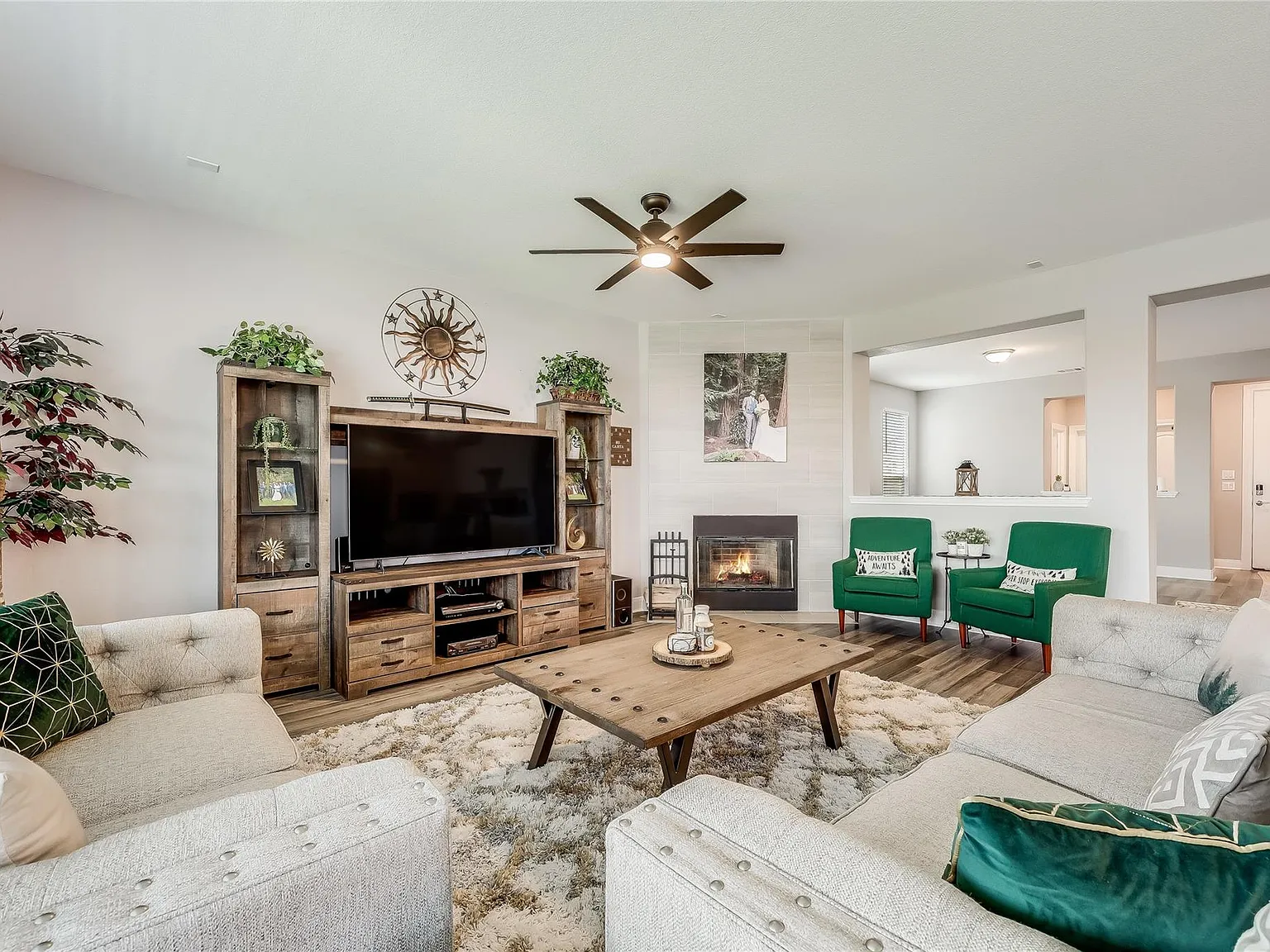 4 bed, 2.5 bath, 3476 sqft, $3,300 — Photo 2