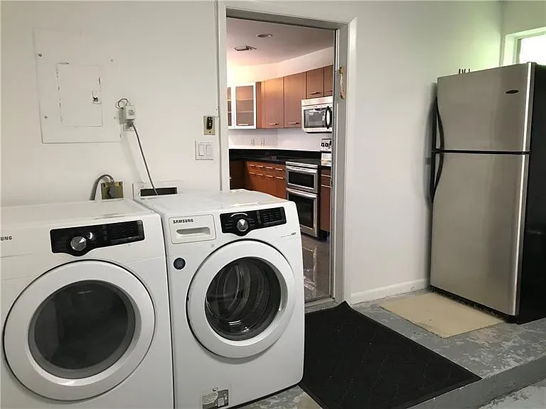 101 SE 15th Ave #E — Photo 8