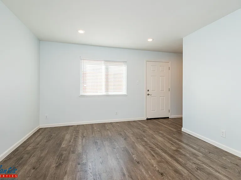 738 S 10th St #1 — Photo 3