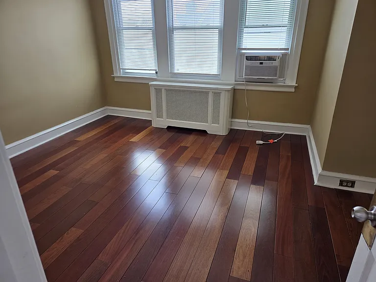 559 Rosalie St — Photo 17