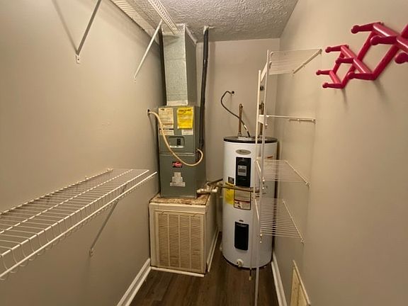 5th image of 139 Macey Ave APT N