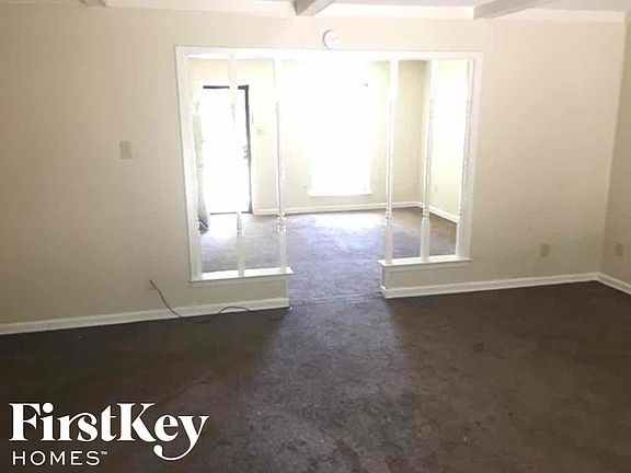 2nd image of 3855 Jasmine Dr