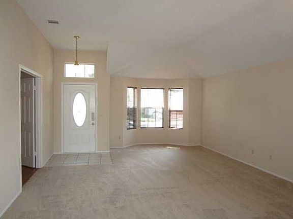 4th image of 8409 Cambria Dr