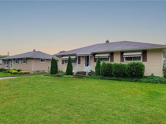 2nd image of 34280 Iris Ln
