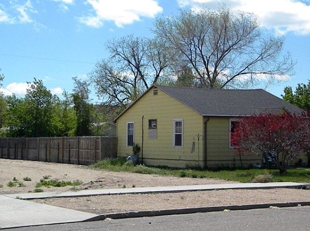 2nd image of 1110 E 6th St