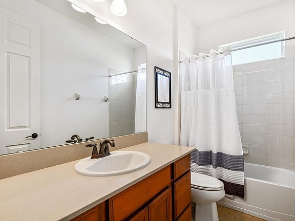 2nd image of 3704 Paradiso Cir