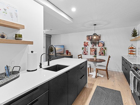 5th image of 205 Barry Ave S APT 311