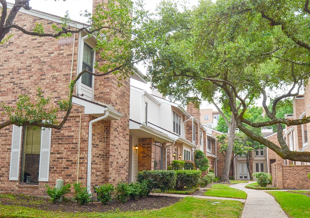 Building Photo - San Felipe Square Townhomes